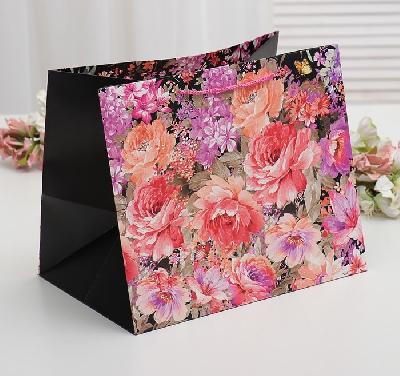 Пакет ламинированный "Садовые цветы", люкс, 31 х 26 х 37 см   3811831 от интернет-магазина Континент игрушек