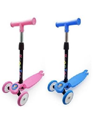 Самокат трехколесный (складной с регулируемой по высоте ручкой) от интернет-магазина Континент игрушек