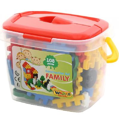 Конструктор Семья (108 элементов) (в ведёрке) от интернет-магазина Континент игрушек